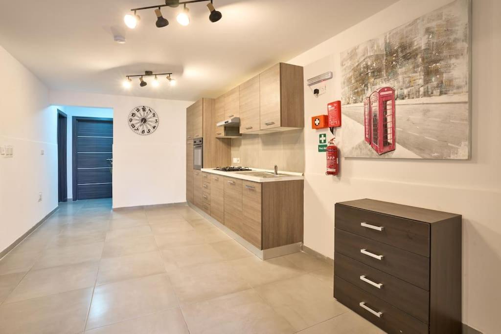 Urban Front - Walking Distance From Paceville And St George Bay Beach Is-Swieqi المظهر الخارجي الصورة